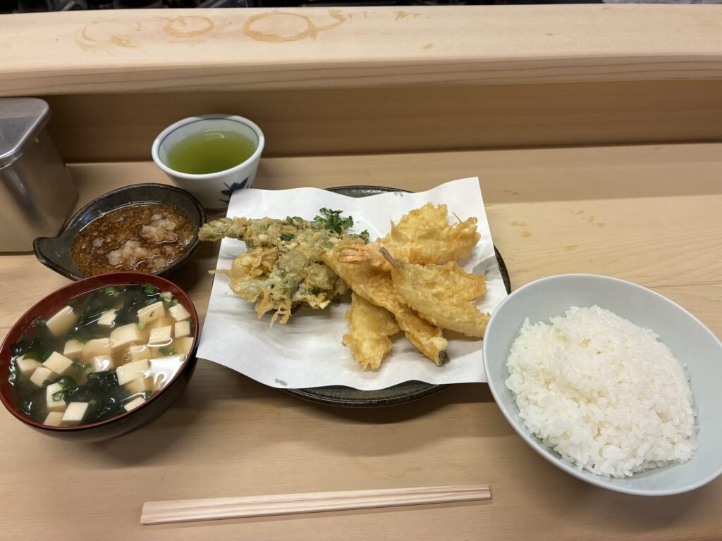 神保町の天ぷらいもやの天ぷら定食