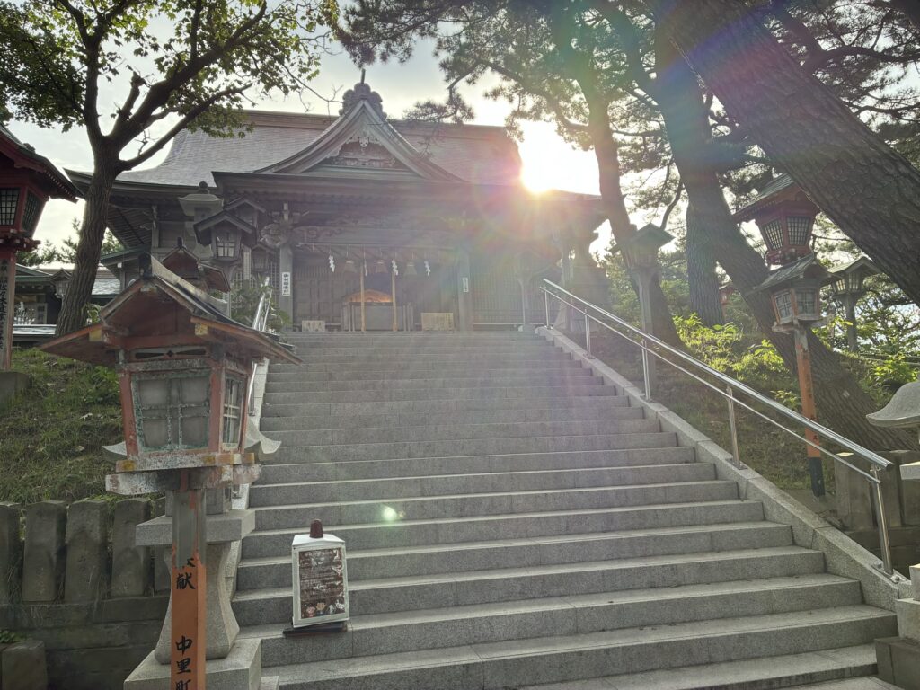 高山稲荷神社の拝殿